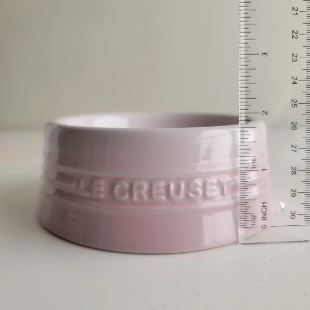 Le Creuset Pet Food and Water Bowl Set of 2 Shell Pink Stoneware 8oz NEW